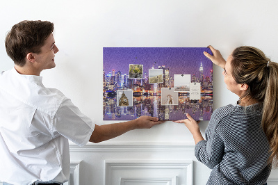 Korková nástenka na stenu Nočná panoráma mesta s odrazom vo vode