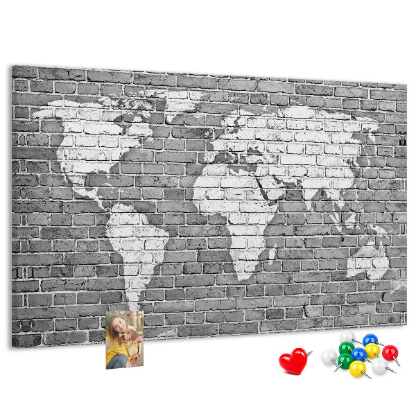 Korková tabuľa Mapa sveta na tehlovej stene