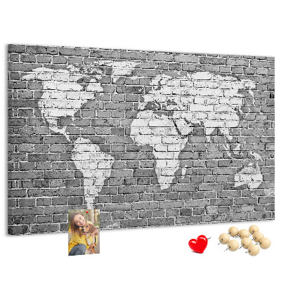 Korková tabuľa Mapa sveta na tehlovej stene