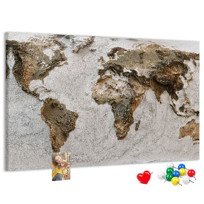 Nástenka Mapa sveta v odtieňoch hnedej.