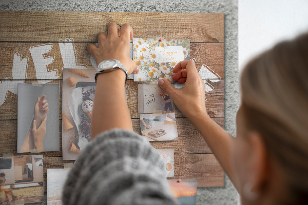 Korková nástenka na stenu Drevená uvítacia tabuľa s nápisom