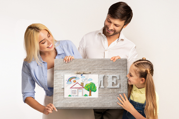 Korková nástenka na stenu Štýlový nápis HOME so srdcom