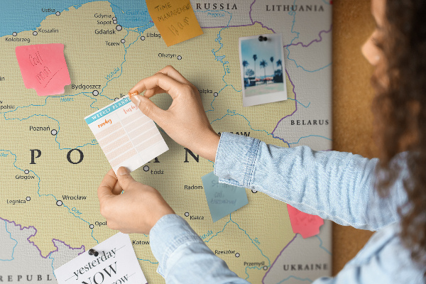 Korková nástenka na stenu Mapa Poľska s vyznačenou Varšavou