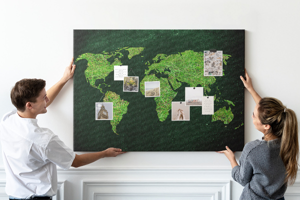 Korková tabuľa Zelená mapa sveta s cestnou sieťou