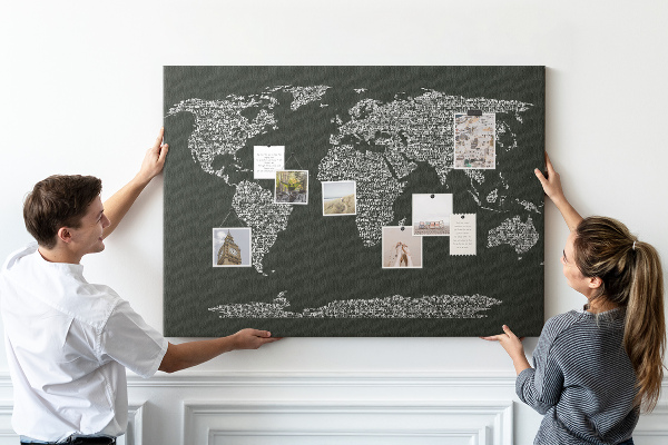Korková nástenka na stenu Mapa sveta v textovej forme.