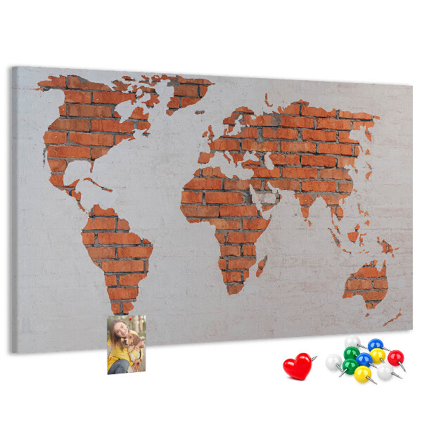 Korková nástenka na stenu Mapa sveta oproti tehlovej stene