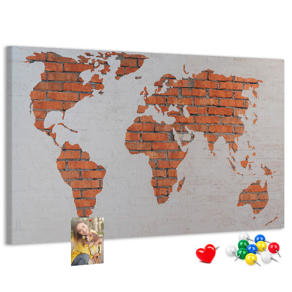 Korková nástenka na stenu Mapa sveta oproti tehlovej stene