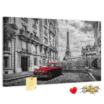 Korková tabuľa Červené auto s Parížom v pozadí
