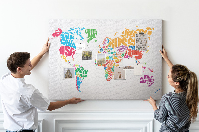 Nástenka Farebná mapa sveta s názvami krajín