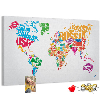 Nástenka Farebná mapa sveta s názvami krajín