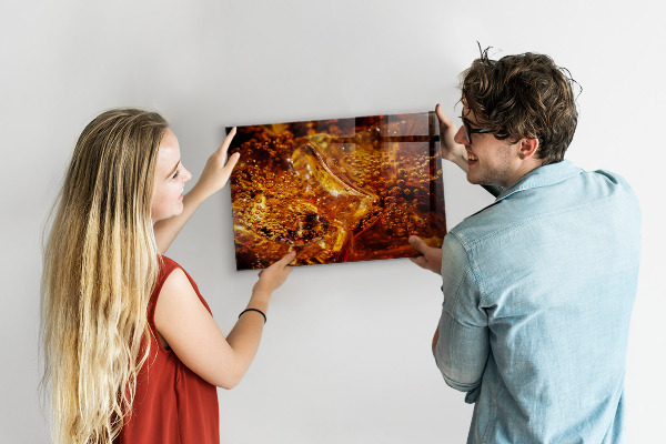 Magnetická tabuľa detailný záber na nápoj