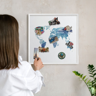 Závesná tabuľa na magnetky v bielej rame Akvarelová mapa