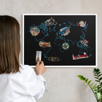 Tabuľa na magnetky z ciest biela rama Mapa sveta