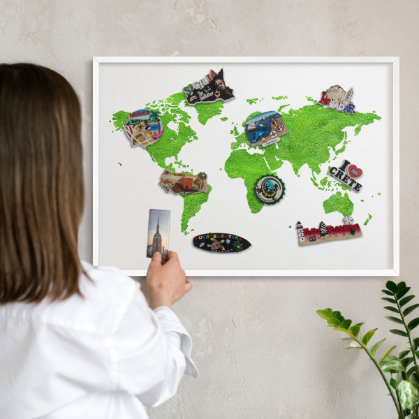 Kovová tabuľa na magnetky na stenu v bielej rame Zelená mapa
