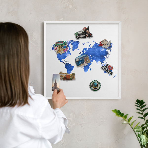 Kovová tabuľa na magnetky na stenu v bielej rame Mapa sveta