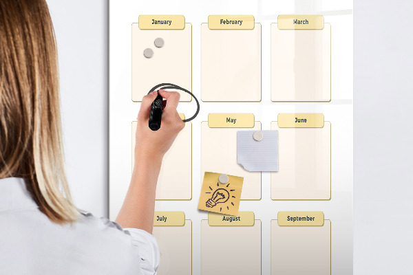Kresliaca magnetická tabuľa Ročný kalendár na personalizáciu