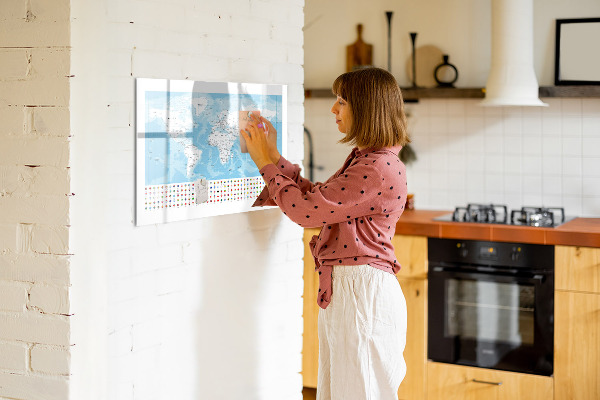 Magnetická popisovateľná tabuľa Mapa sveta s miestami na označenie