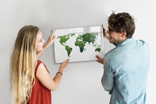 Kresliaca magnetická tabuľa Zelená mapa sveta s fotografiami