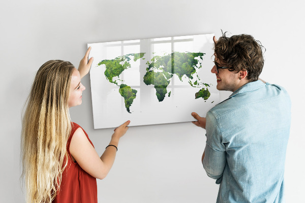 Kresliaca magnetická tabuľa Zelená mapa sveta s fotografiami