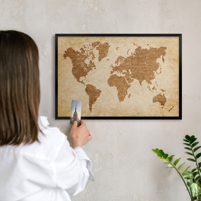 Magnetická dekoračná tabuľa na stenu v čiernej rame Stará mapa