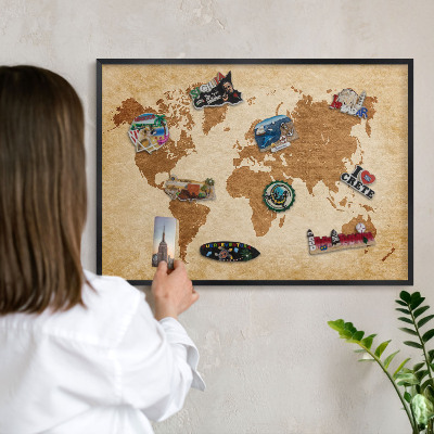 Magnetická dekoračná tabuľa na stenu v čiernej rame Stará mapa
