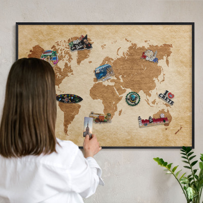Magnetická dekoračná tabuľa na stenu v čiernej rame Stará mapa