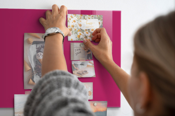 Magnetická tabuľa Intenzívna ružová farba