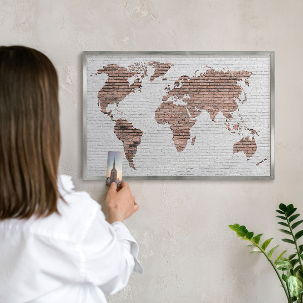 Nástenná tabuľa na magnetky strieborná rama Tehlová mapa