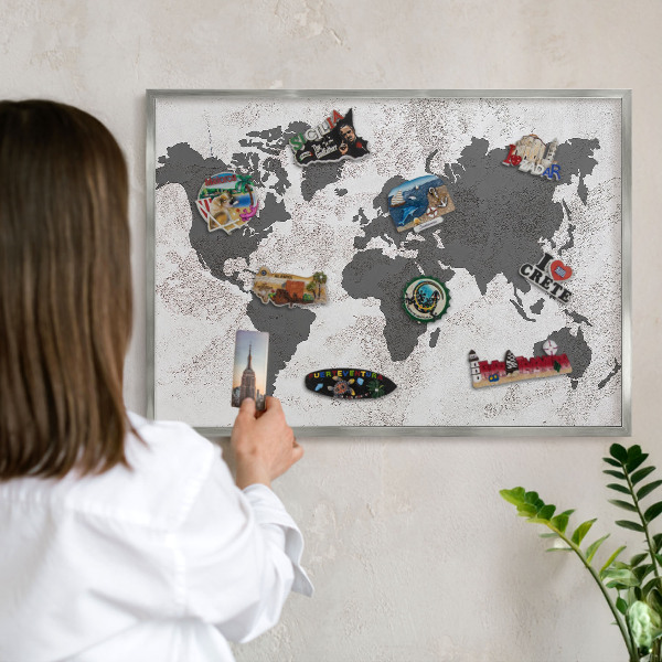 Plechová tabuľa na magnetky v striebornej rame Mapa sveta