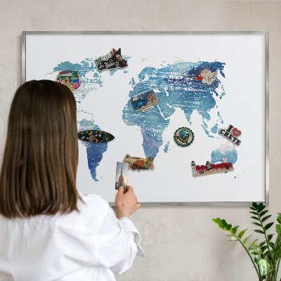 Plechová tabuľa na magnetky v striebornej rame Akvarelová mapa