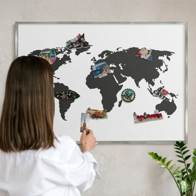 Plechová tabuľa na magnetky v striebornej rame Mapa sveta