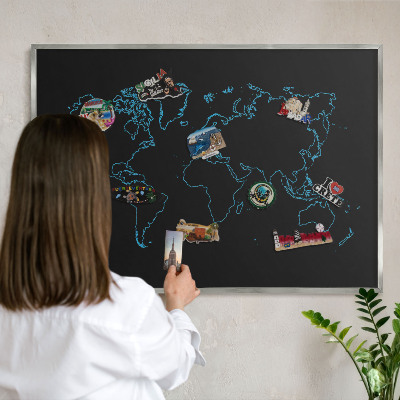 Nástenná tabuľa na magnetky strieborná rama Mapa sveta