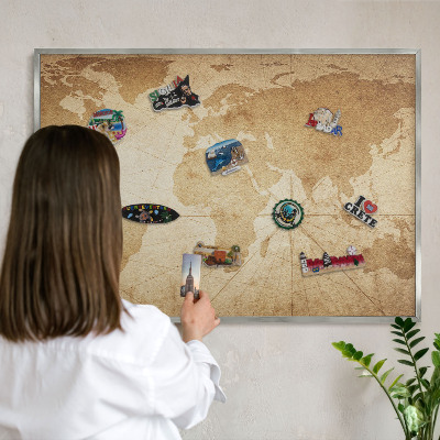Plechová tabuľa na magnetky v striebornej rame Stará mapa