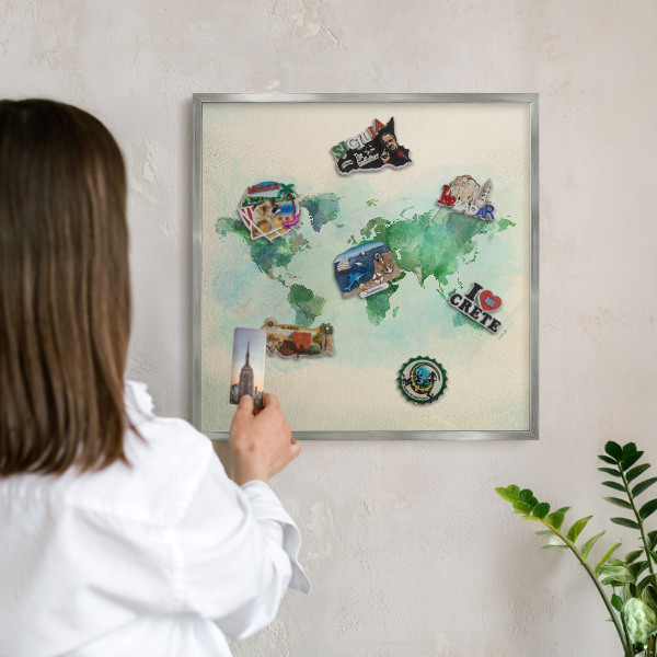 Nástenná tabuľa na magnetky strieborná rama Mapa sveta