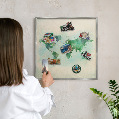 Nástenná tabuľa na magnetky strieborná rama Mapa sveta