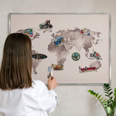 Nástenná tabuľa na magnetky strieborná rama Mapa sveta