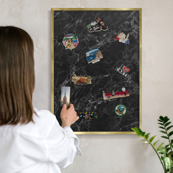 Magneticka tabula na stenu zlatá rama Mramorová elegancia