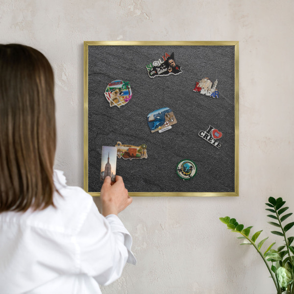 Magneticka tabula na stenu zlatá rama Čierna textúra