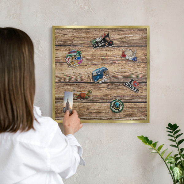 Magneticka tabula na stenu zlatá rama Drevená textúra