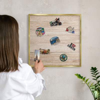 Magneticka tabula na stenu zlatá rama Drevené dosky