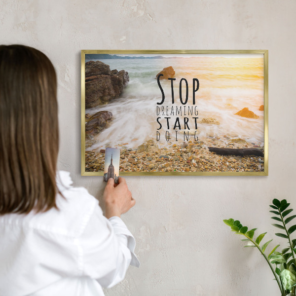Tabuľa na magnetky z ciest v zlatej rame Pobrežná téma