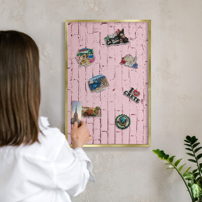 Magneticka tabula na stenu zlatá rama Ružová tehla
