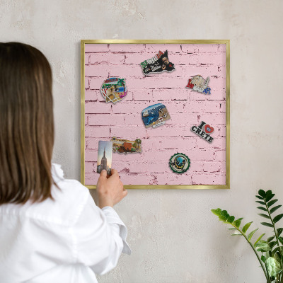 Magneticka tabula na stenu zlatá rama Ružová tehla