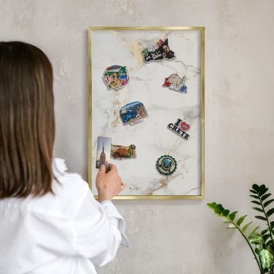 Magneticka tabula na stenu zlatá rama Jemná elegancia