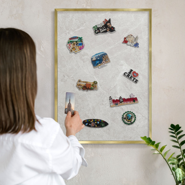 Magneticka tabula na stenu zlatá rama Sivý mramor