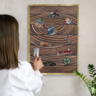 Magneticka tabula na stenu zlatá rama Drevená konštrukcia
