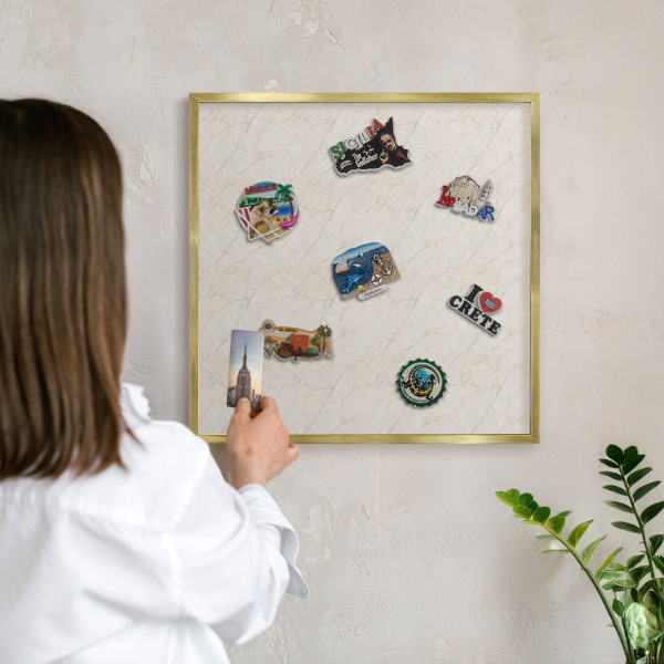 Magneticka tabula na stenu zlatá rama Mramorová elegancia