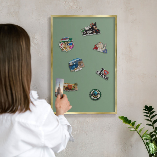 Magneticka tabula na stenu zlatá rama Tlmená zelená