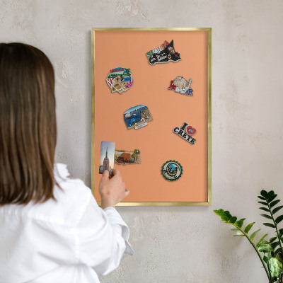 Magneticka tabula na stenu zlatá rama Pastelovo oranžová