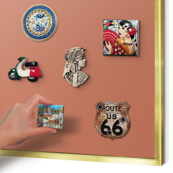 Magneticka tabula na stenu zlatá rama Tehlová farba